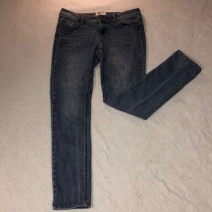 Women’s size 11 skinny jeans